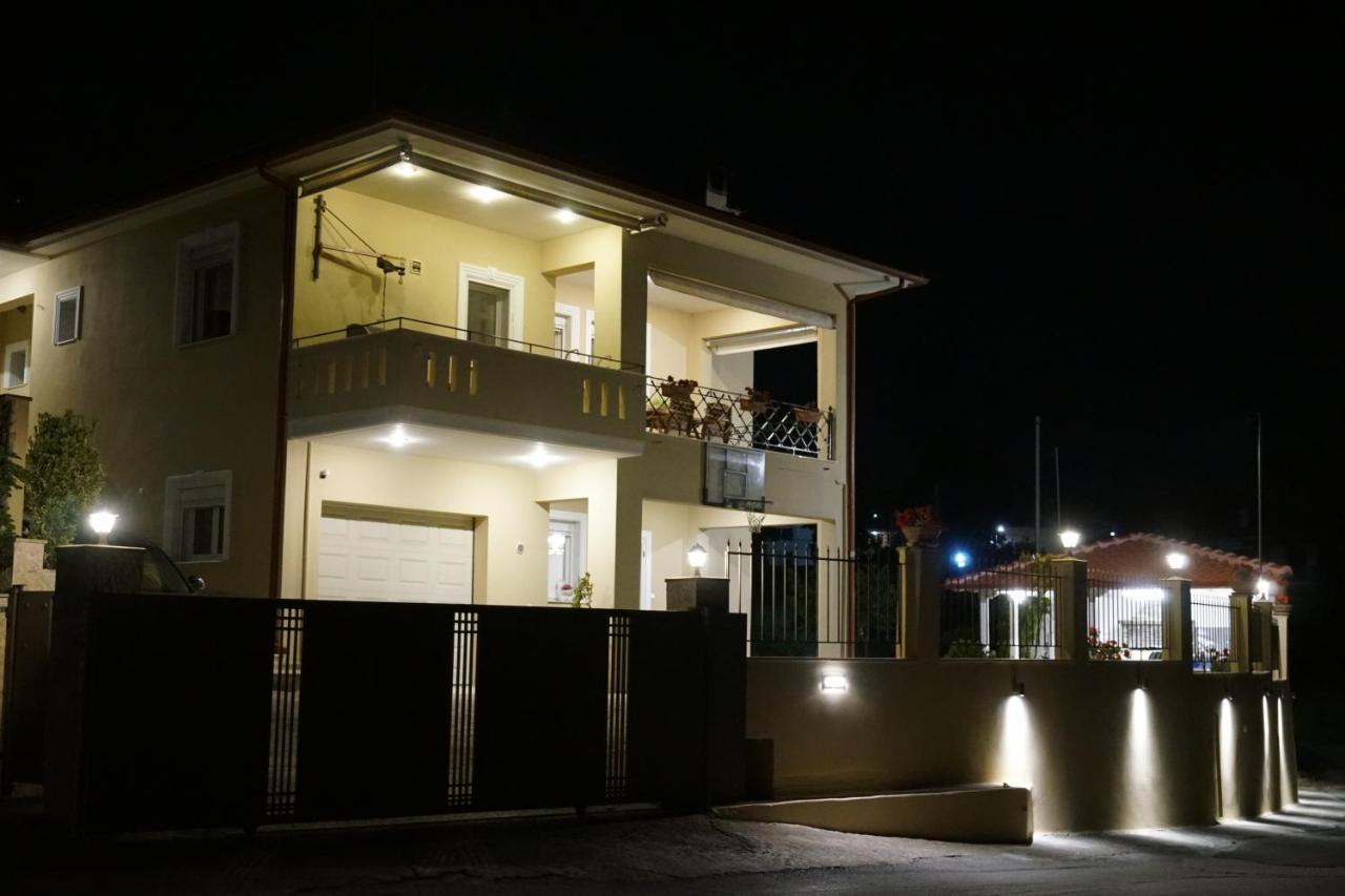 Melody Apartments อาโยส นิโกลาออส ภายนอก รูปภาพ