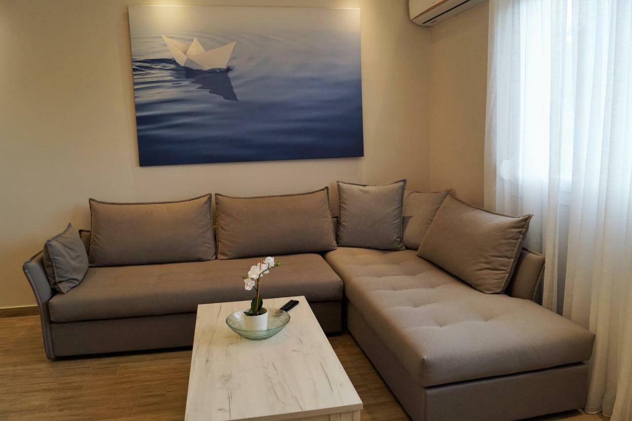 Melody Apartments อาโยส นิโกลาออส ภายนอก รูปภาพ