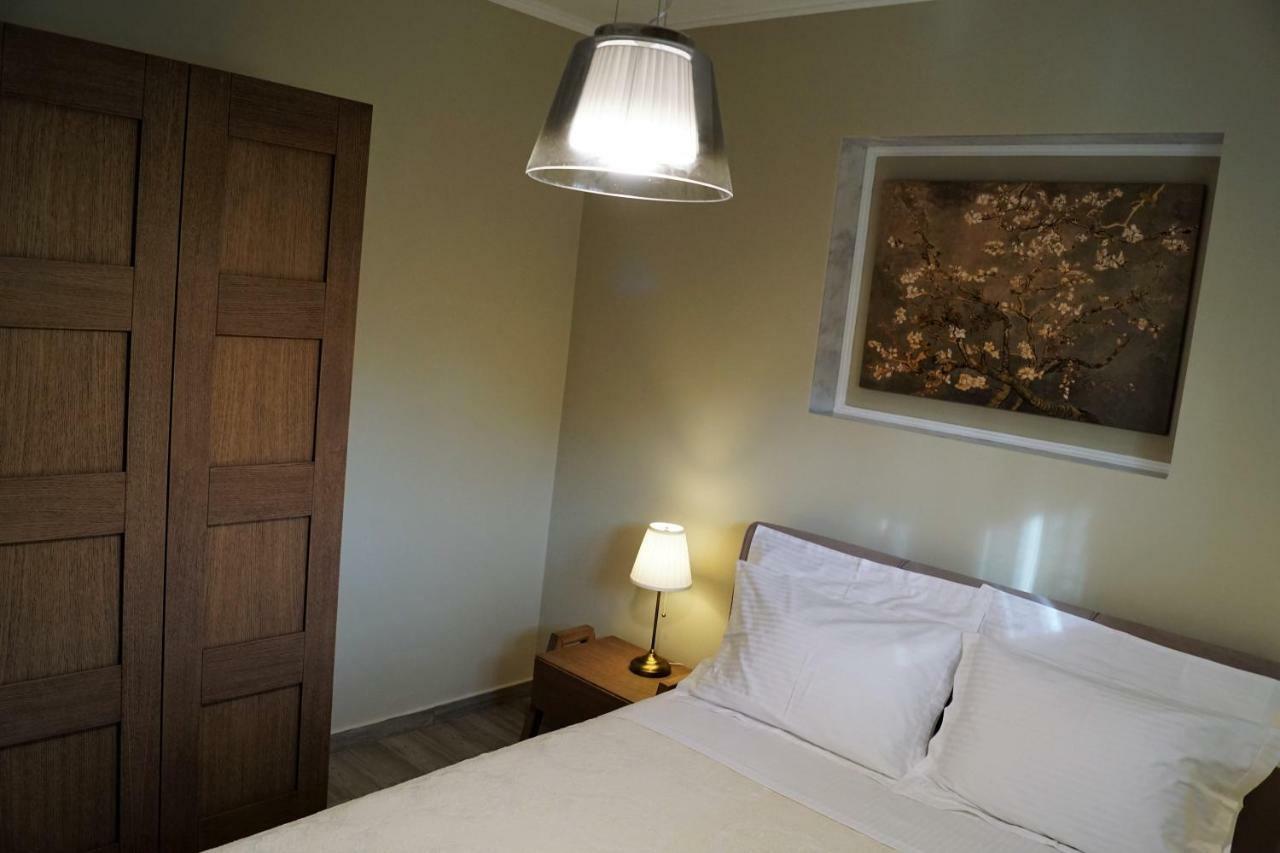 Melody Apartments อาโยส นิโกลาออส ภายนอก รูปภาพ