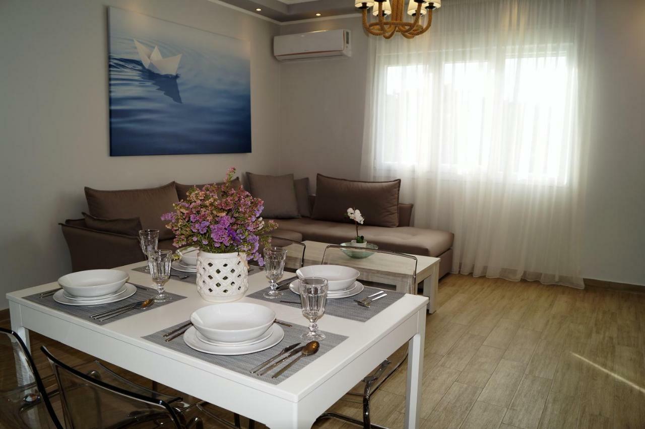 Melody Apartments อาโยส นิโกลาออส ภายนอก รูปภาพ