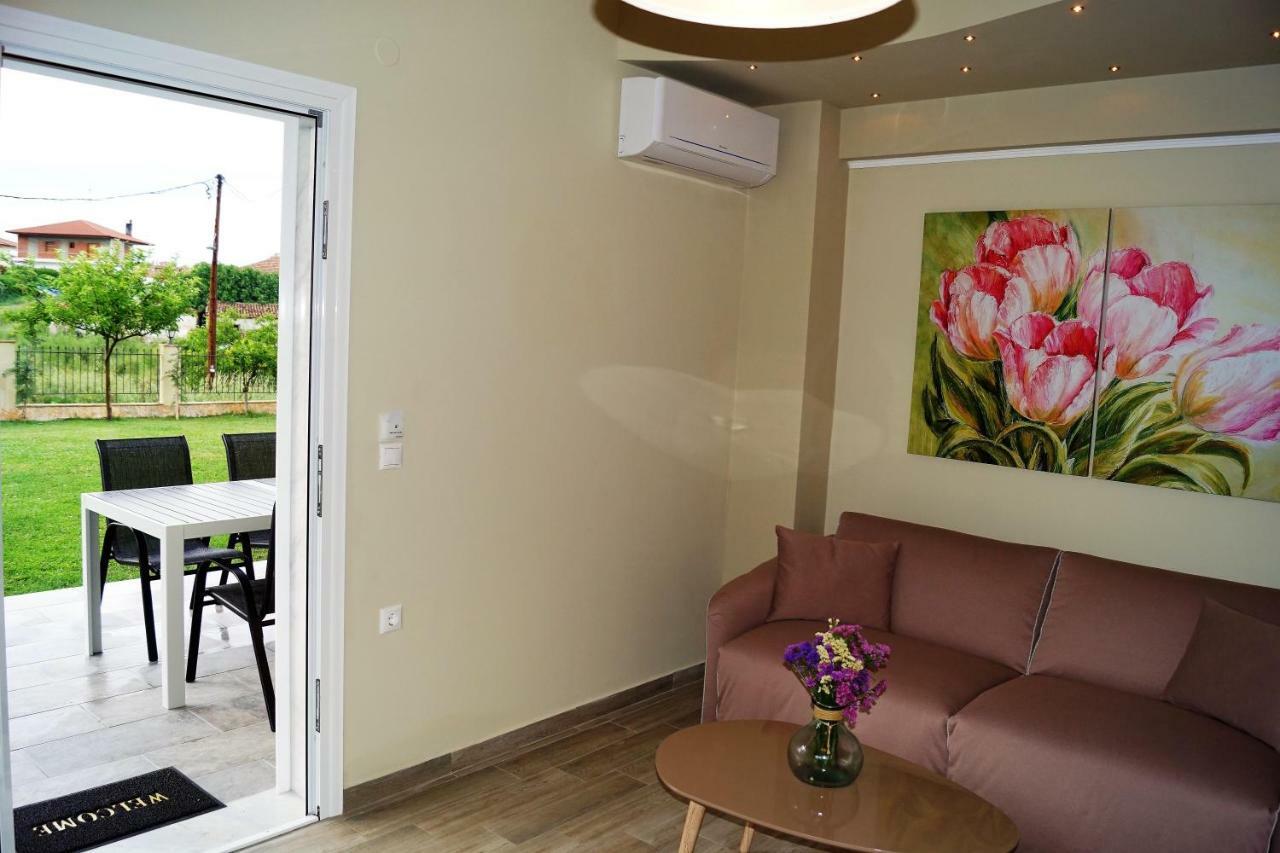 Melody Apartments อาโยส นิโกลาออส ภายนอก รูปภาพ